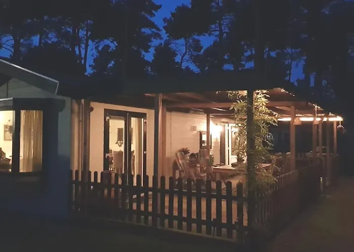 Mooi Met Grote Tuin Op 4 Sterren Park. *