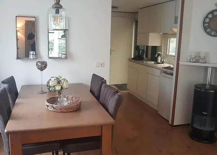 Mooi Met Grote Tuin Op 4 Sterren Park.